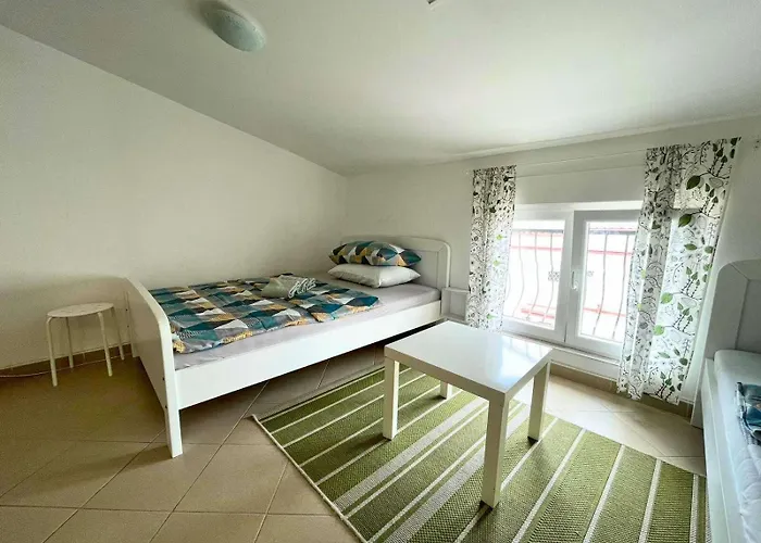Tominac Appartement *